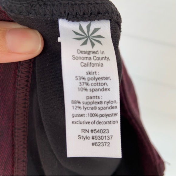 Athleta Legging Small Bettona Classic Mini 2 In 1 Tight Style 930137 Plum Black - Picture 5 of 6
